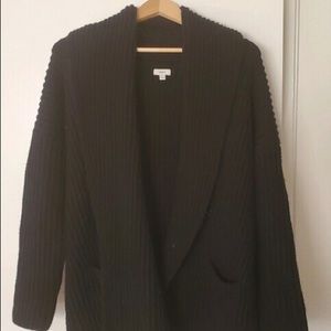 Nice Vince sweater size medium like new